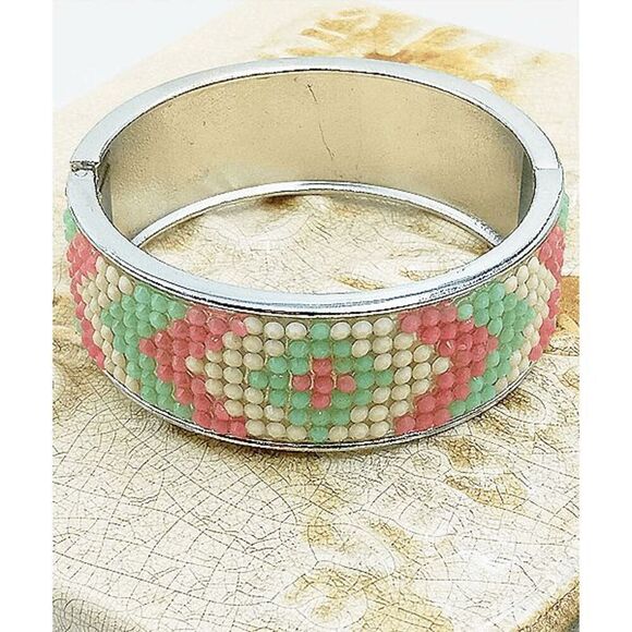 2/$21 Ladies Beautiful Beaded Bracelet - Picture 1 of 4